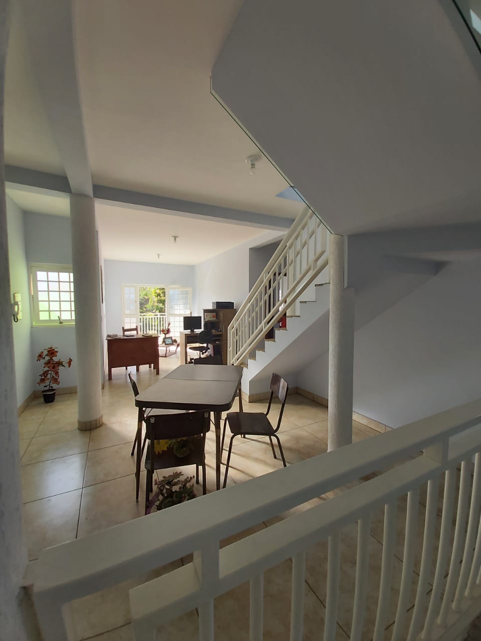 VENDO ÓTIMA CASA-DONA DORA